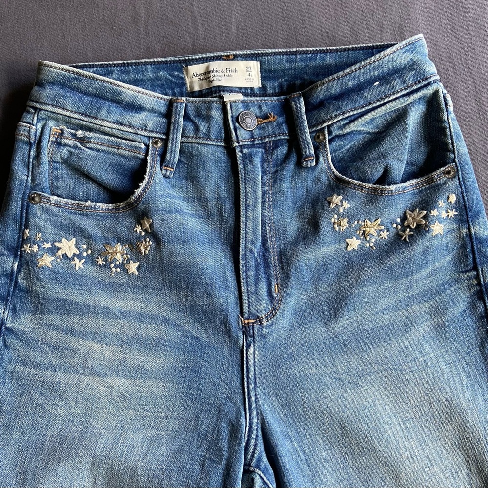 Abercrombie & Fitch Blue High Rise Jeans with Vintage Look